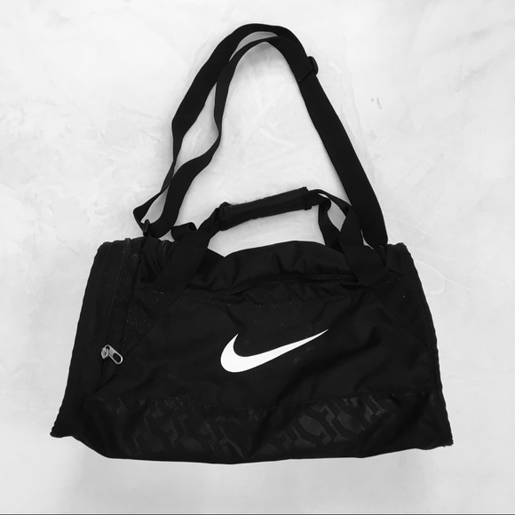 Nike Handbags - Nike duffle bag